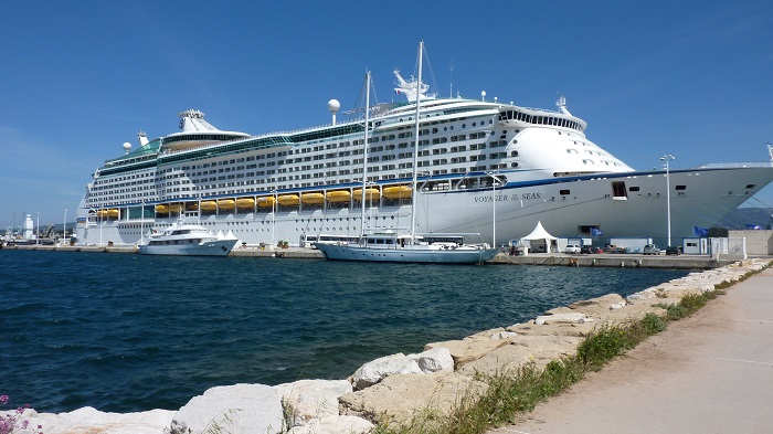 du-thuyen-Voyager-of-the-sea__17