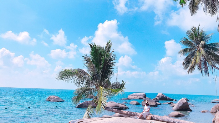 Tour du lịch Hòn Sơn 2 ngày tham quan bãi cây dừa nằm