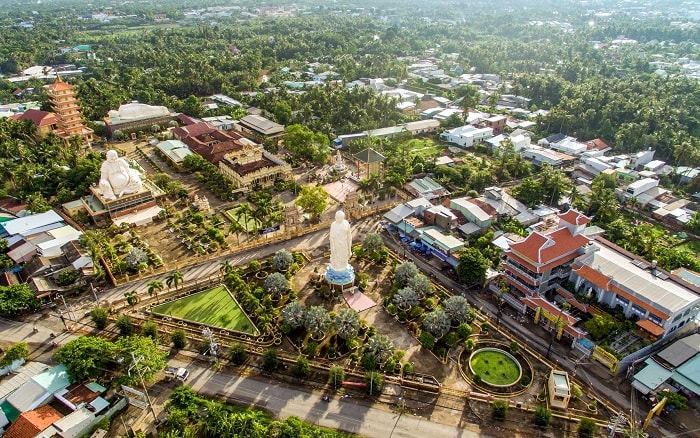 Tour Mỹ Tho Bến Tre 1 ngày viếng thăm chùa Vĩnh Tràng