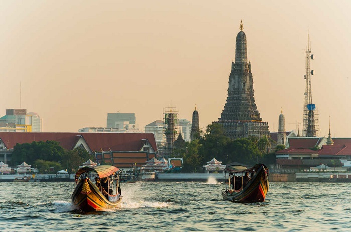 Dạo thuyền trên dòng sông Chaophraya