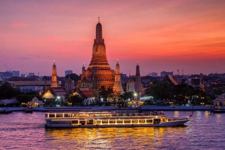 Dạo thuyền trên dòng sông Chaophraya