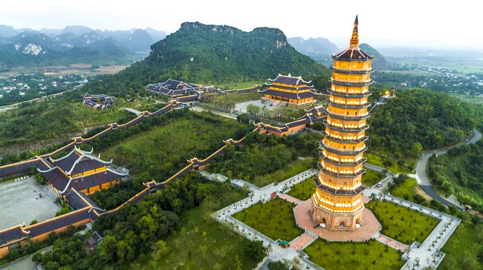 Viếng thăm chùa Bái Đính trong chuyến tour miền Bắc giá rẻ 4N3Đ từ HCM