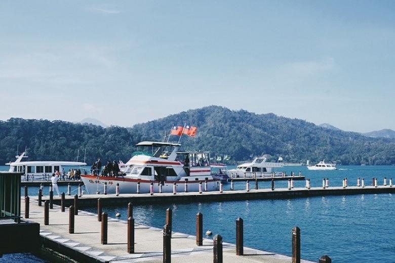 Nhật Nguyệt Đàm