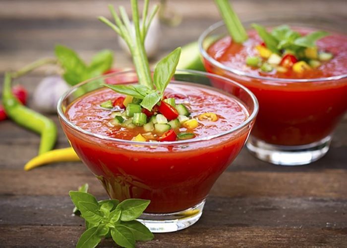 Thưởng thức món súp lạnh Gazpacho thơm ngon khi tới Tây Ban Nha