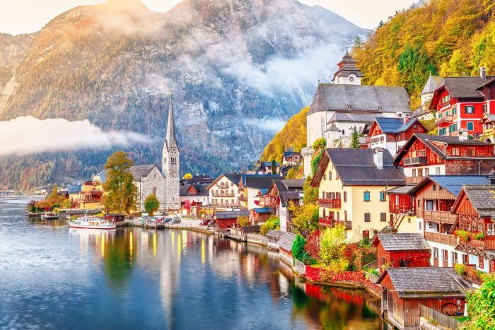 Làng cổ Hallstatt nổi tiếng ở nước Áo