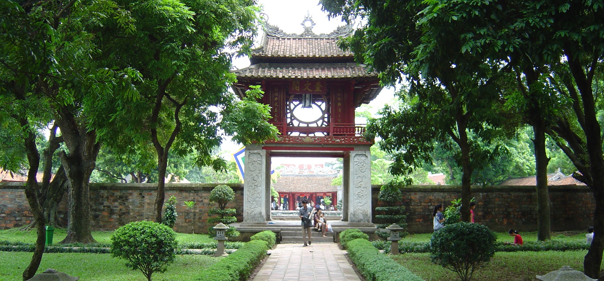 Văn Miếu Quốc Tử Giám - Ngôi trường đầu tiên của Việt Nam
