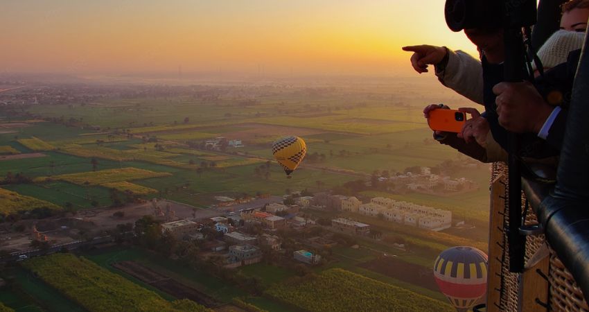 Trải nghiệm bay khinh khí cầu ngắm bình minh Luxor
