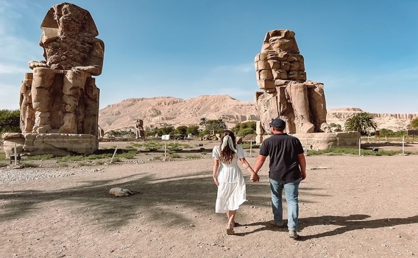 Bức tượng khổng lồ Colossi of Memnon