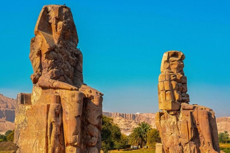 Những bức tượng đá khổng lồ của Memnon
