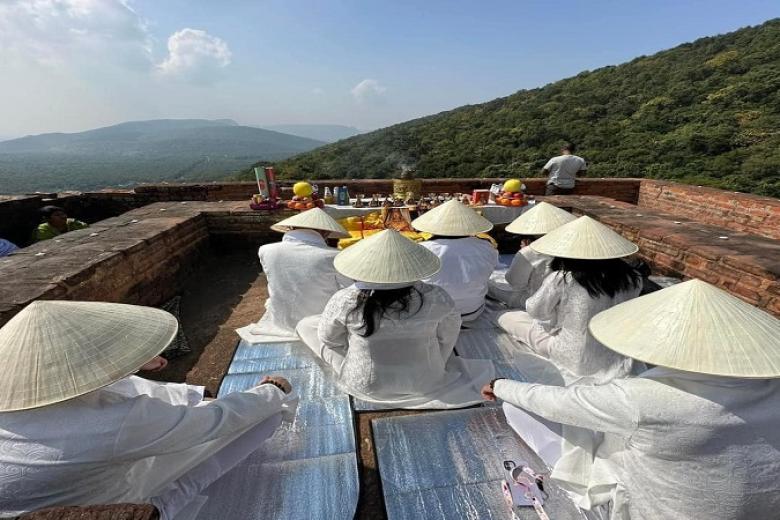 Đỉnh núi Linh Thứu