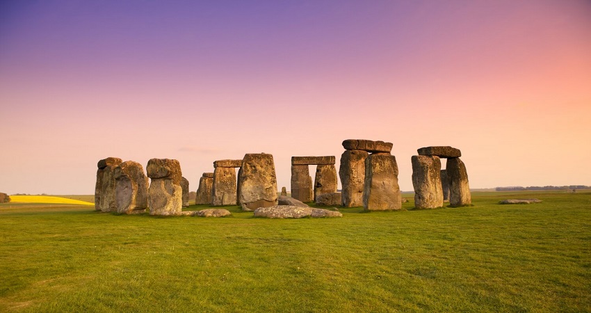Bãi Đá Cổ Stonehenge