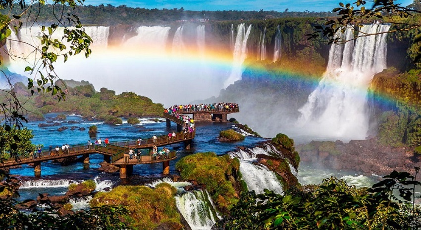 Iguazu là một thác nước tuyệt đẹp nằm giữa Brazil và Argentina