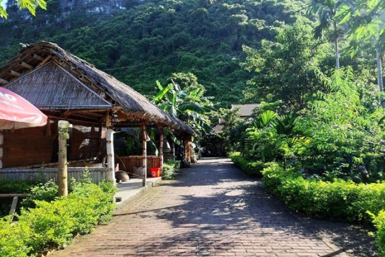 Làng cổ Việt Hải
