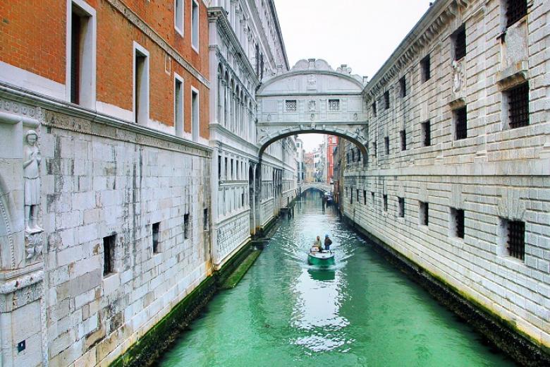 Bridge of Sighs - Cầu Than thở