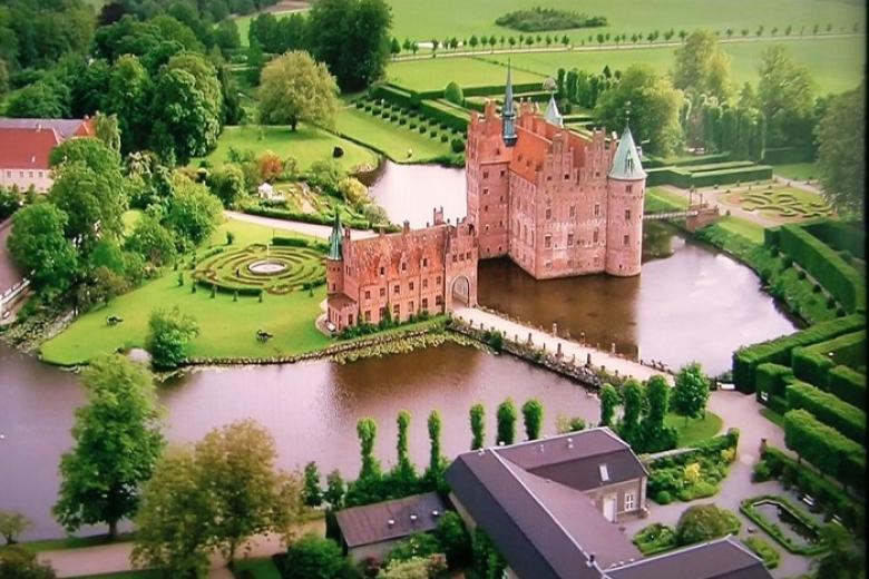 Lâu đài Egeskov