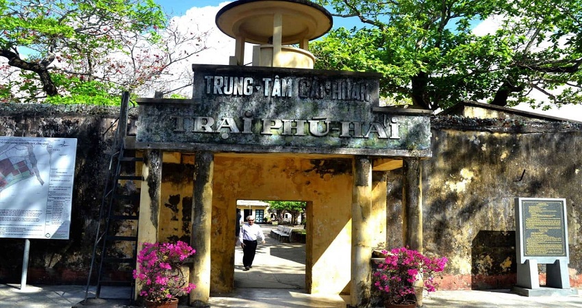 Nhà tù Côn Đảo