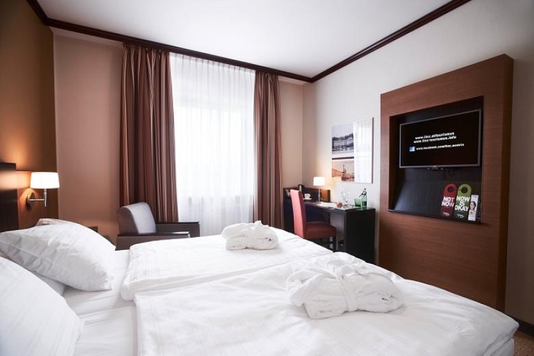 Trans World Hotel Donauwelle