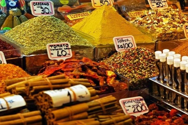 Chợ hương liệu Spice Souk