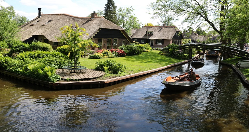 Làng Giethoorn – Hà Lan