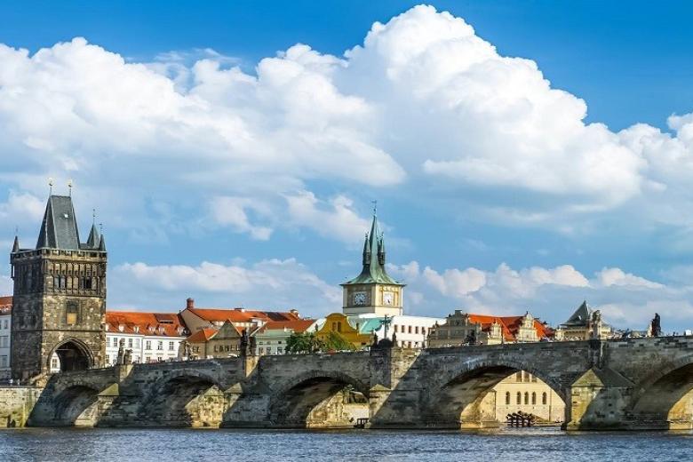 Cầu Charles đẹp thơ mộng