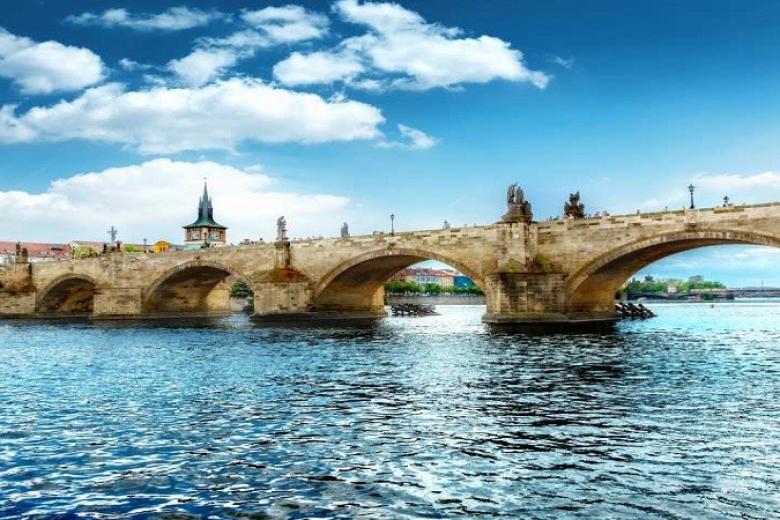 Cầu Charles đẹp thơ mộng