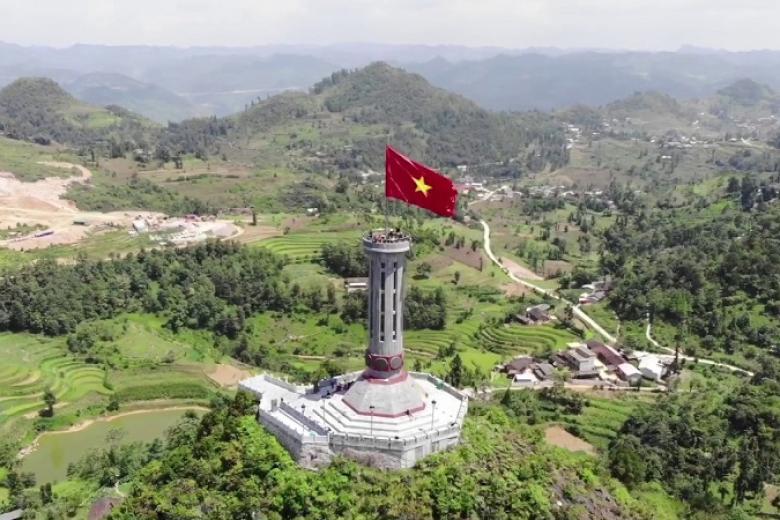 Cột Cờ Lũng Cú