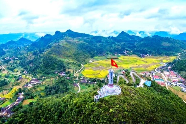 Cột Cờ Lũng Cú