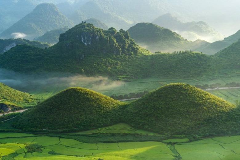 Núi đôi Quản Bạ
