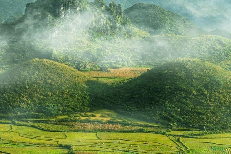 Núi đôi Quản Bạ