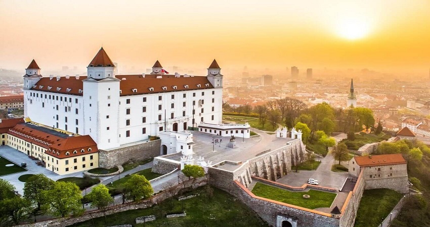 Lâu đài Bratislava