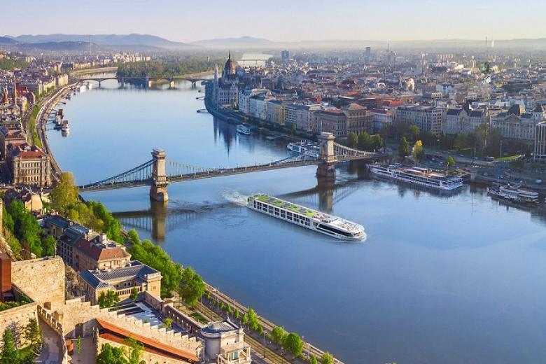 Du thuyền ngắm cảnh sông Danube