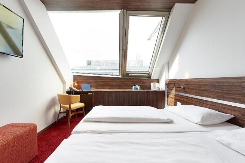 Simm’s Hotel