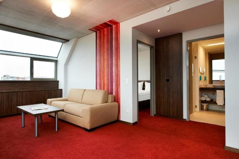 Simm’s Hotel