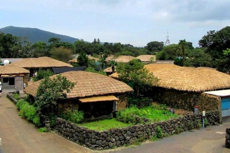 Làng dân tộc Seongeup Village