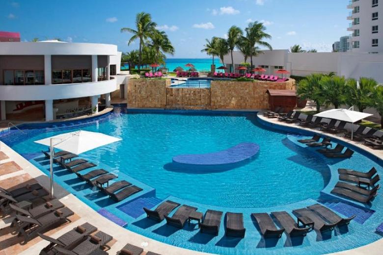 Krystal Grand Cancun