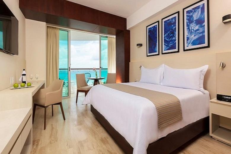 Krystal Grand Cancun