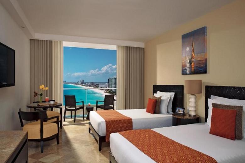 Krystal Grand Cancun