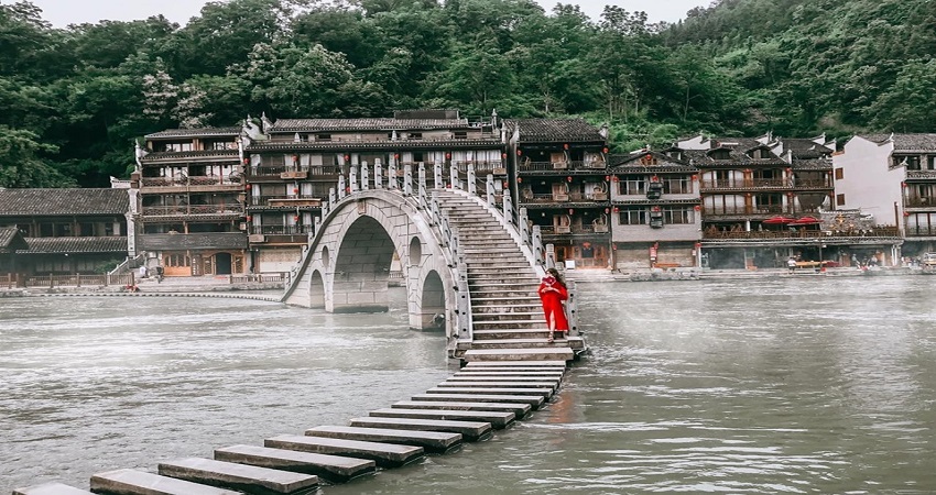 Phượng Hoàng (FengHuang zhen) 