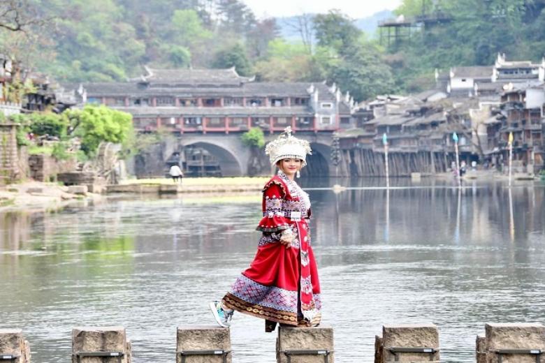 Phượng Hoàng Cổ trấn