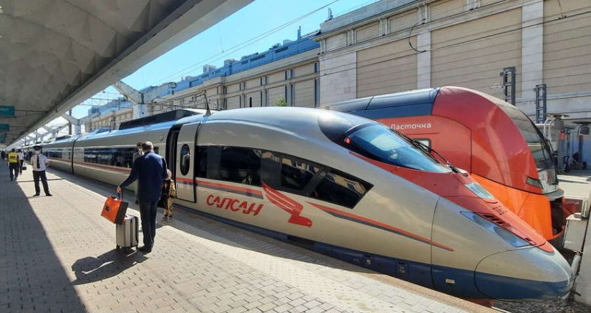 Trải nghiệm tàu cao tốc Matxcova – St. Petersburg