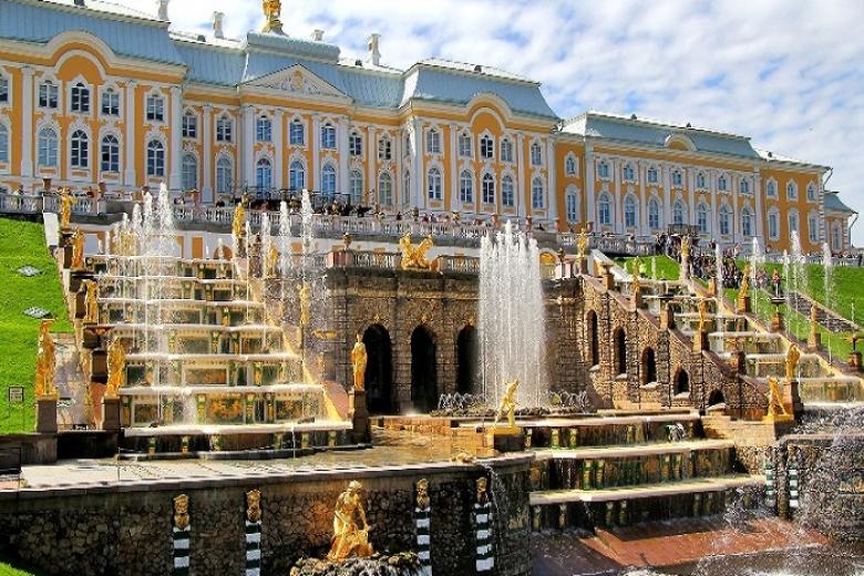 Cung Điện Mùa Hè (Peterhof)