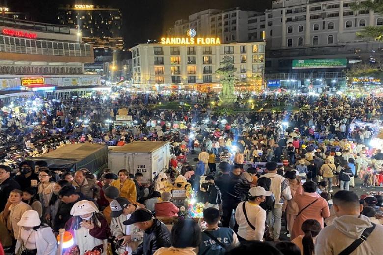 Chợ đêm Đà Lạt