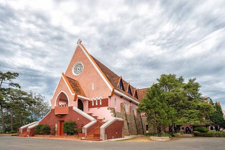 Nhà thờ Domaine De Marie