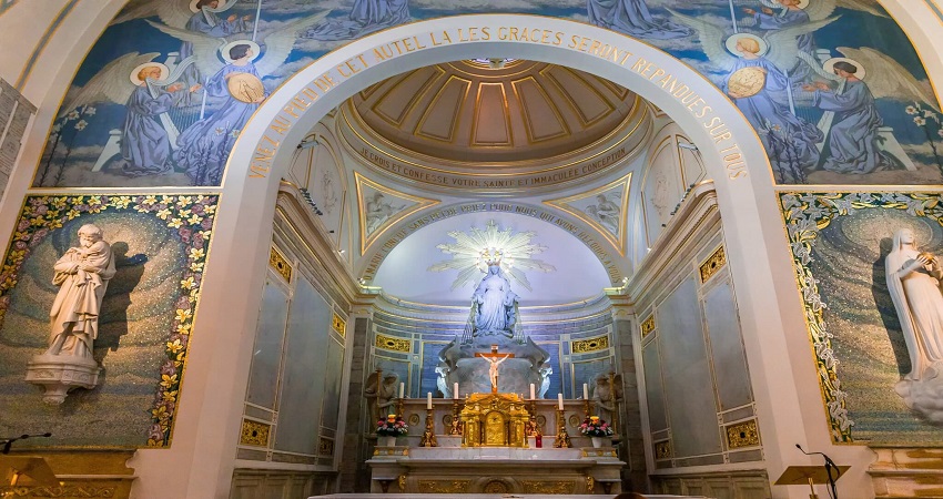 Nhà nguyện Đức Mẹ Huyền Nhiệm (Chapel of Our Lady of the Miraculous Medal)