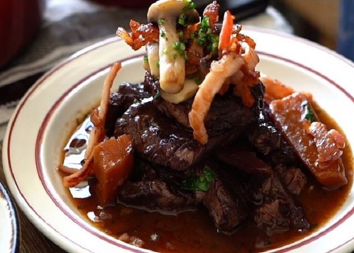 gà sốt vang pháp