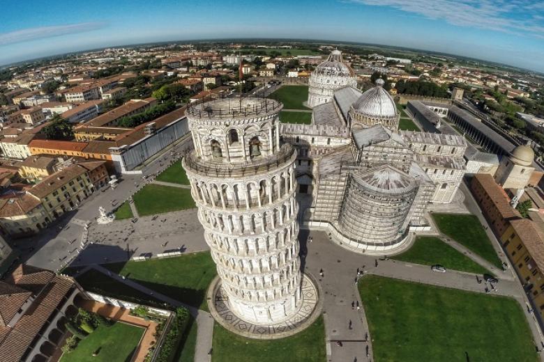 Tháp Nghiêng Pisa