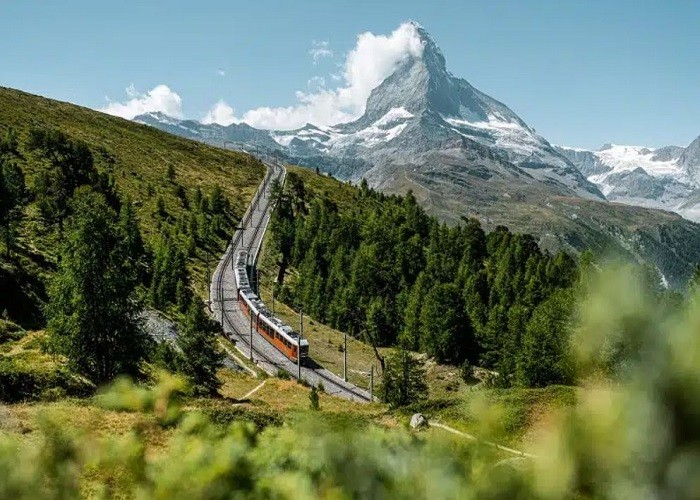 Thị trấn Zermatt với đỉnh Matterhorn