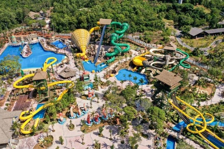 Công viên nước Aquatopia Water Park