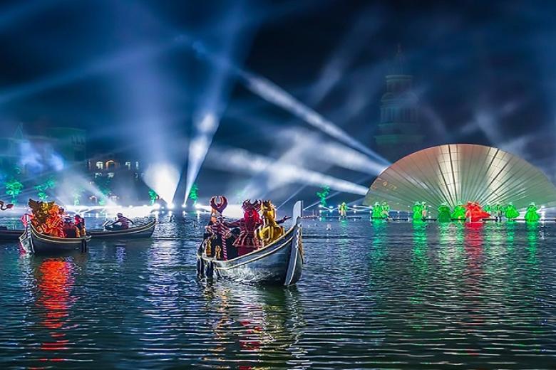 Show diễn Sắc màu Venice