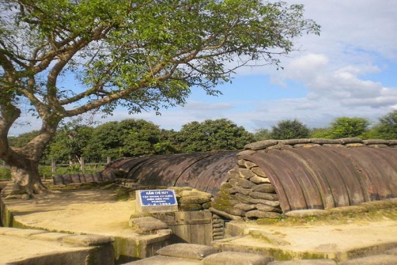Hầm chỉ huy của Tướng Đờ Cát